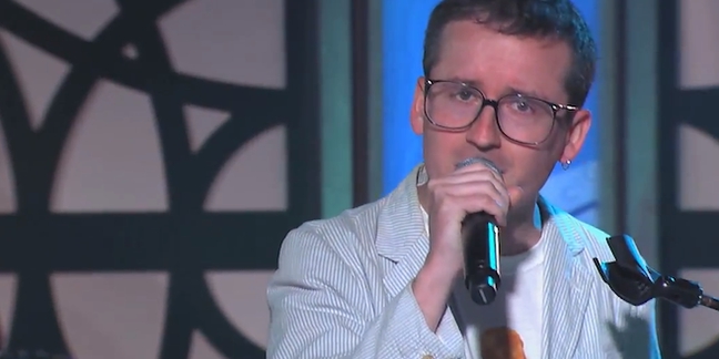 Watch Hot Chip on 