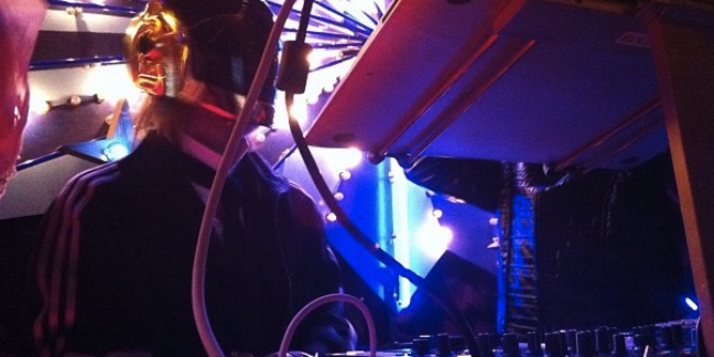 Did Thom Yorke DJ Maroon 5's Halloween Party Dressed as Daft Punk?