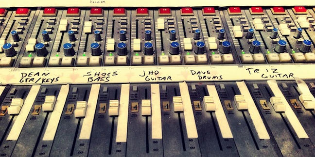 Queens of the Stone Age Enlist Dave Grohl for New Album; Drummer Joey Castillo Leaves Band