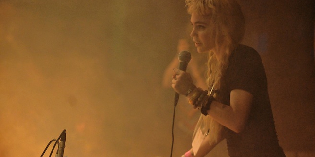 Grimes Opens Up About Fears, Connects With Fans in Series of Revealing Tumblr Posts