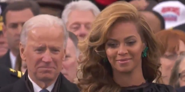 Watch Beyoncé Sing 