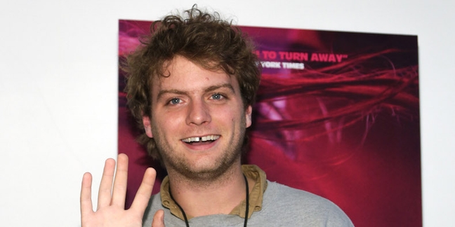 Watch Mac DeMarco Debut New Songs “Dreams From Yesterday” and “Moonlight on the River”